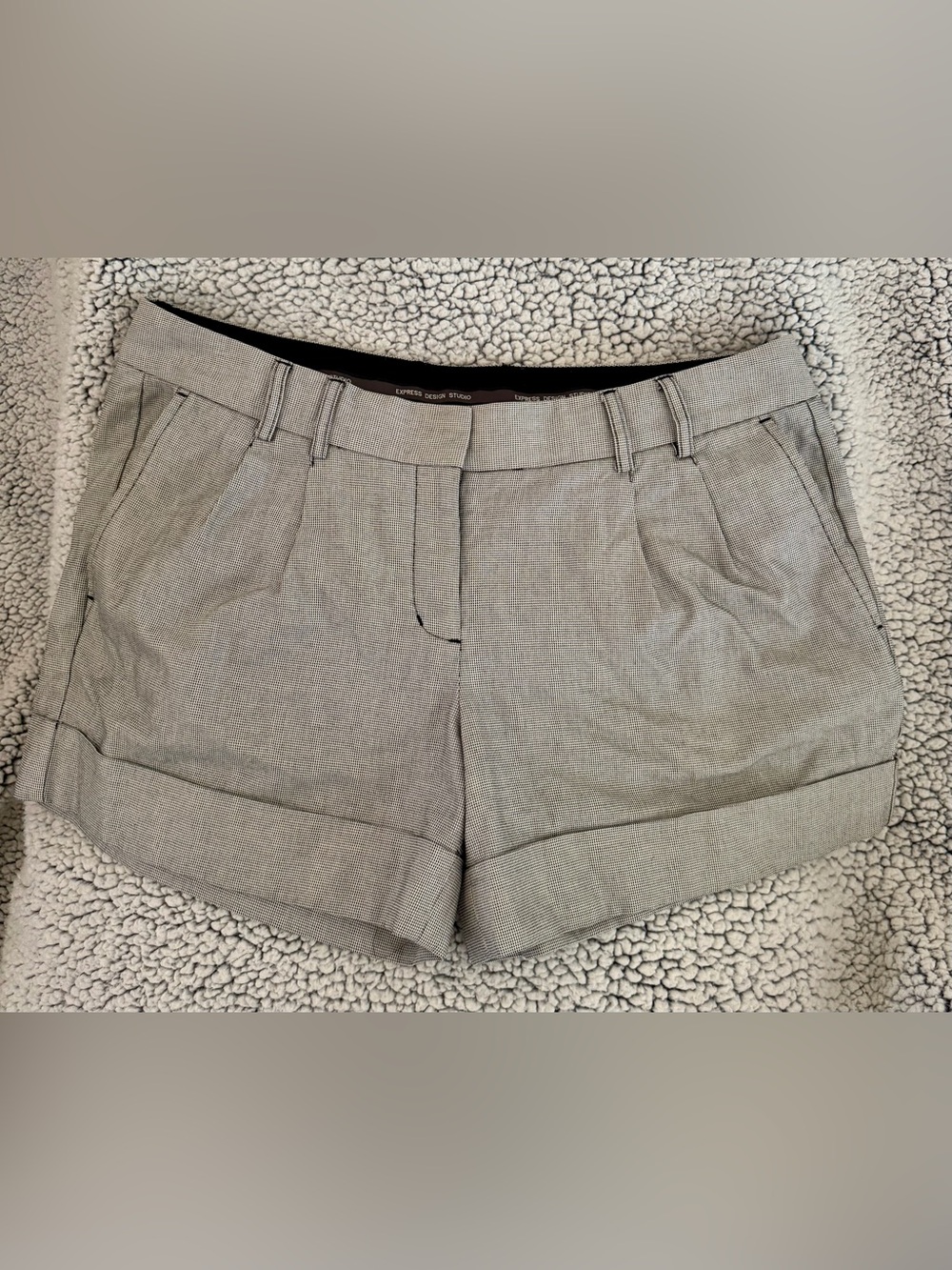 Express Women's Light Gray Tailored Cuffed Shorts